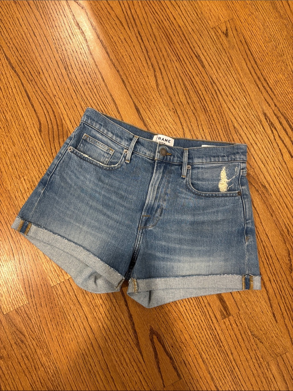 Frame Le Brigette shorts
